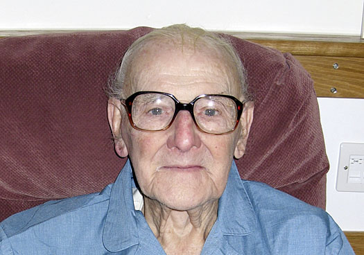 He rocked ’til very end! Zimmers star Alfie Carretta passes away inews070210_02