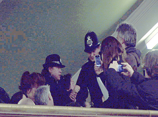 Islington Council leader blames ‘vindictive’ coalition as £52m axe falls inews022511_04