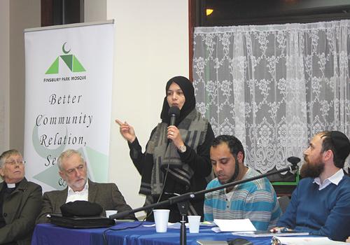 Teacher: ‘I love wearing my veil but abuse I’ve had forced me to take it off’ Finsbury Park Mosque_Nouha Bin Ali addresses the meeting as MP Jeremy Corbyn looks on new-1
