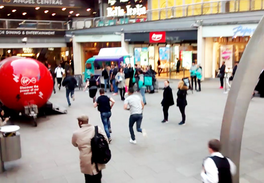 Armed teens in rampage around shopping centre Upper Street teens police
