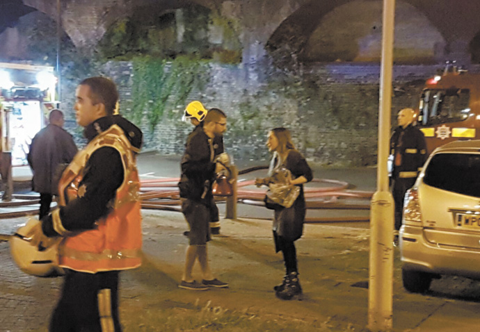 Two injured as they leap from blazing tower block Holloway fire 1 - CREDIT SHULEM STERN