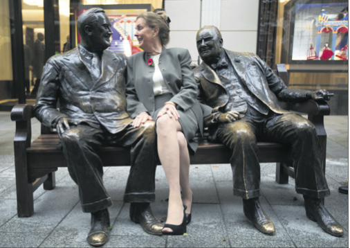 Restored Churchill and Roosevelt bench unveiled in Bond Street Churchill bench