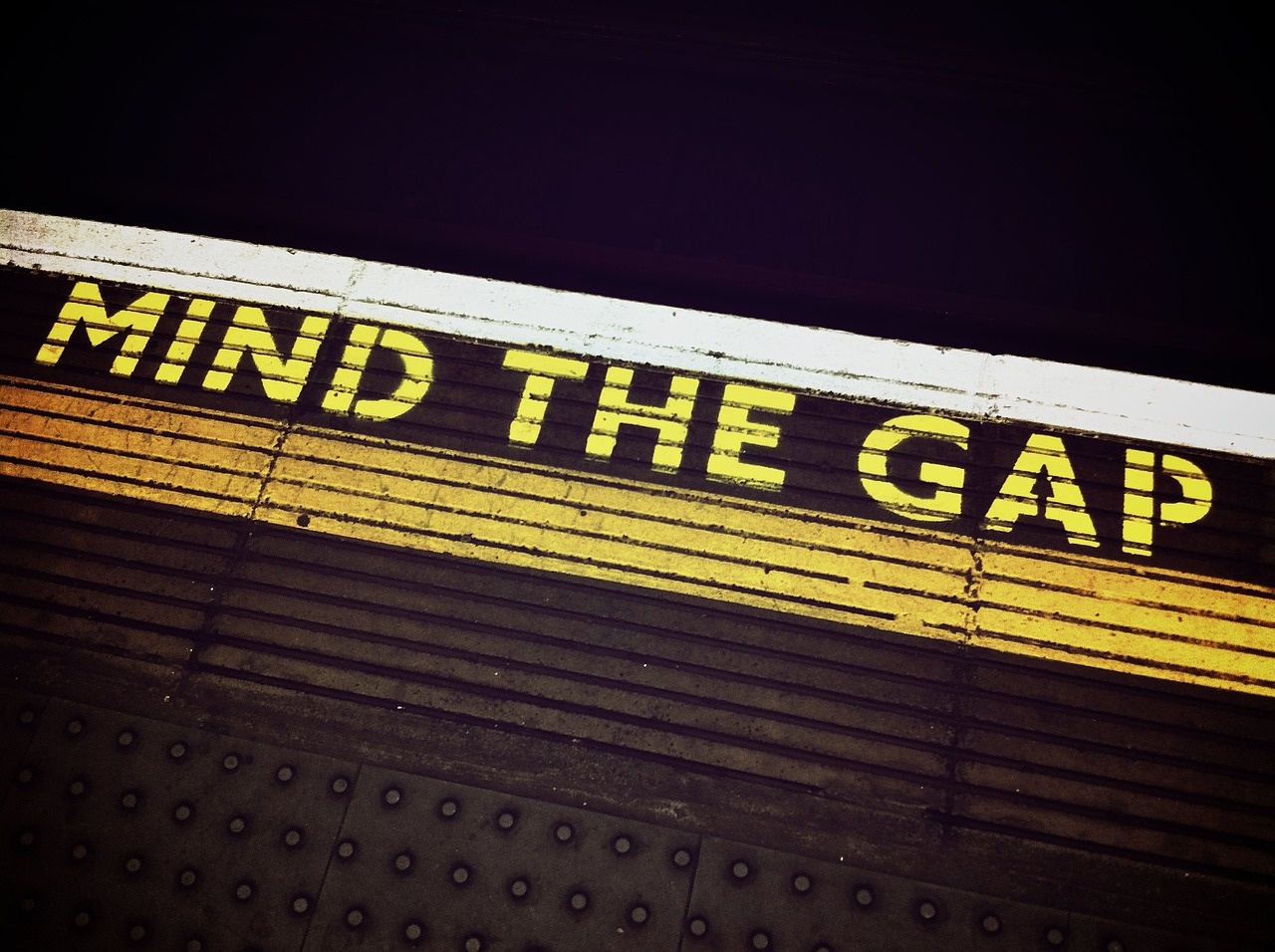 tube stories underground mind the gap pixabay