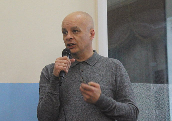 Nigel Bromage speaking at the Muslim Welfare House