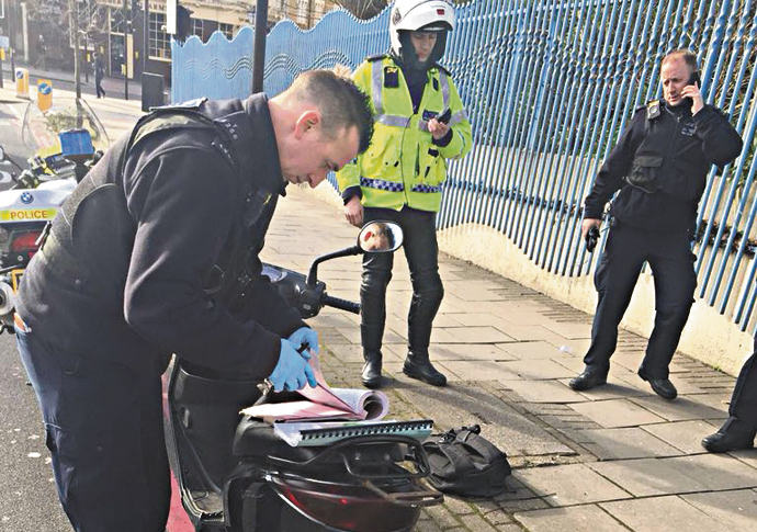 Police_stingers
