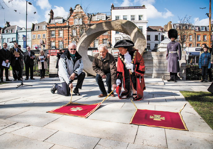 Pavement tribute to Islington’s Victoria Cross heroes Memorial stone for John Sayer is laid at Islington Memorial Green