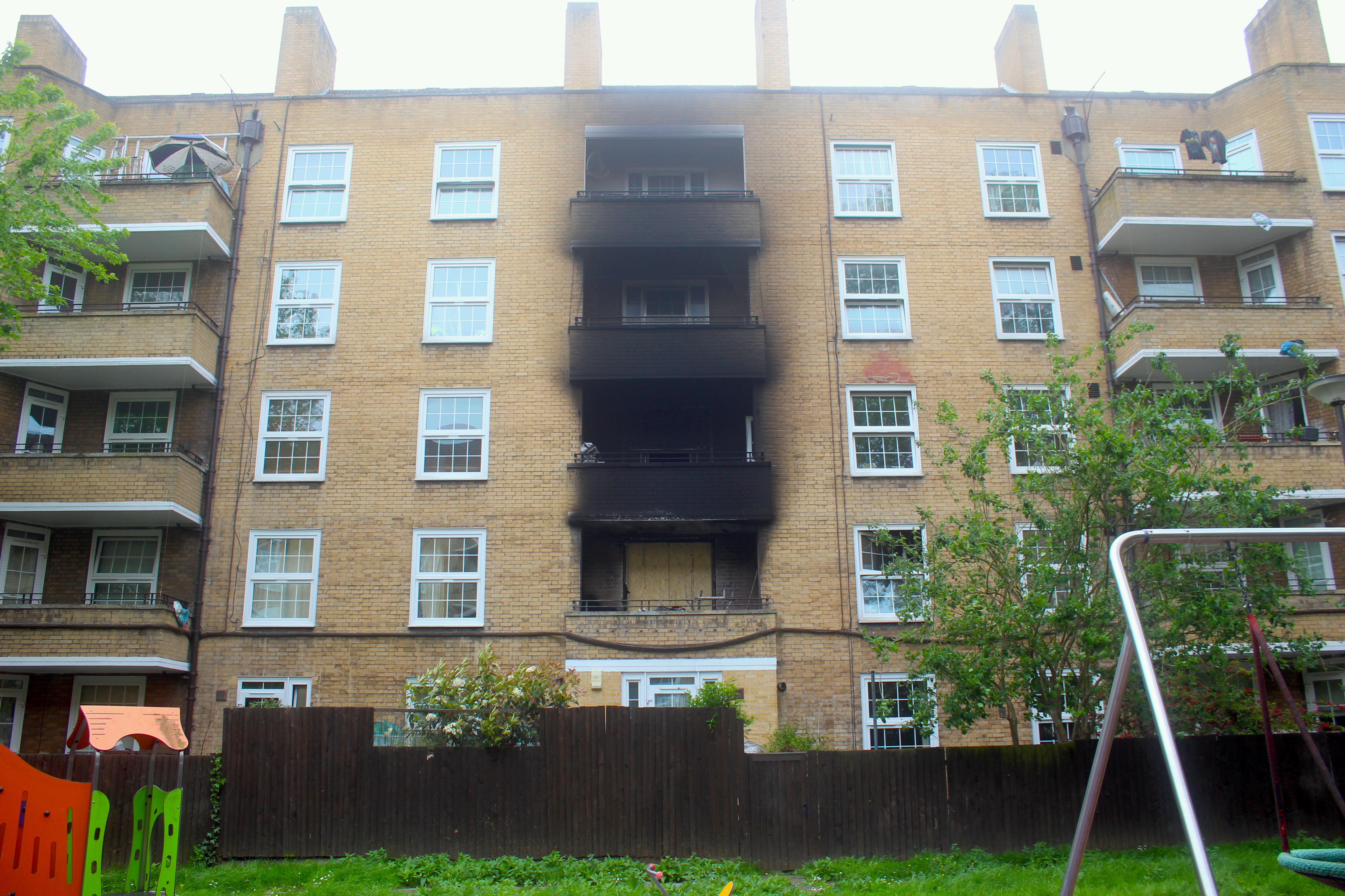 Firefighters tackle balcony blaze at Tufnell Park flats IMG_4176