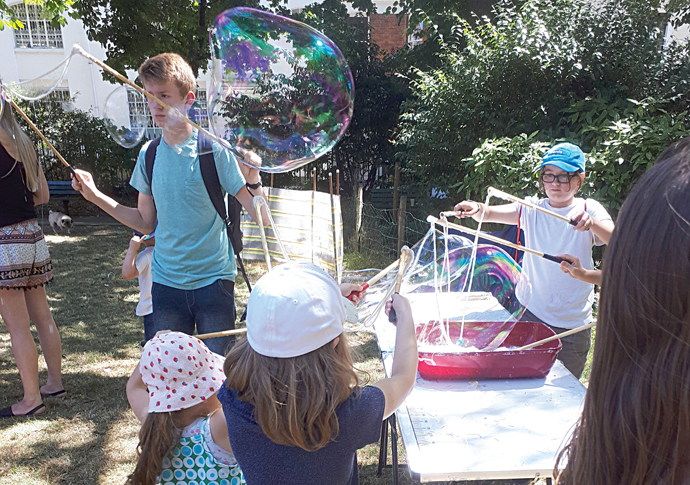 Our Neighbours_Friends of Barnsbury Square Gardens Summer Party_ubbles