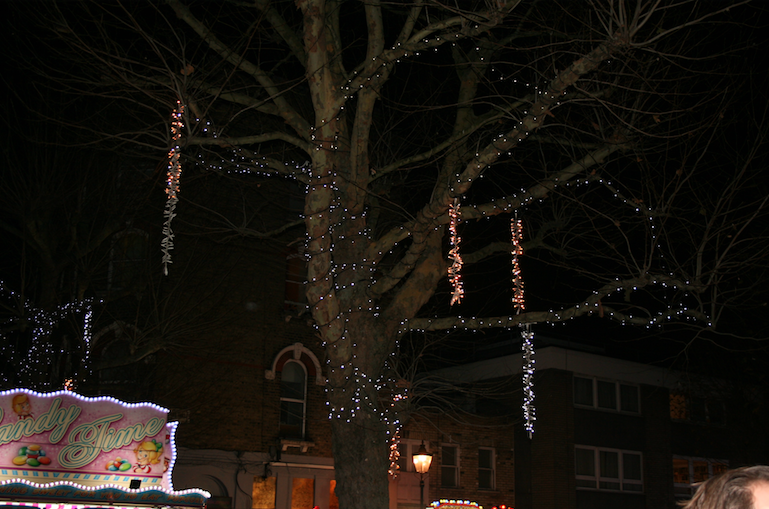 Christmas lights taken down in Primrose Hill after three days amid ‘elf