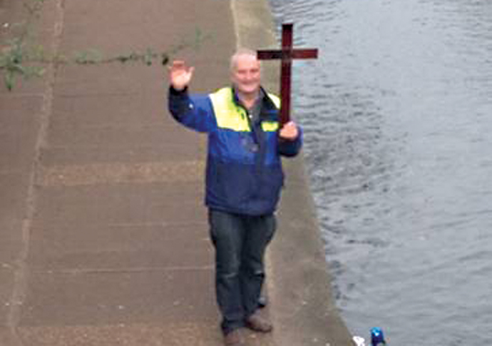 Blessings of having ‘jester’ Jonny to hand Blessing the canal_Jonny Bucknell