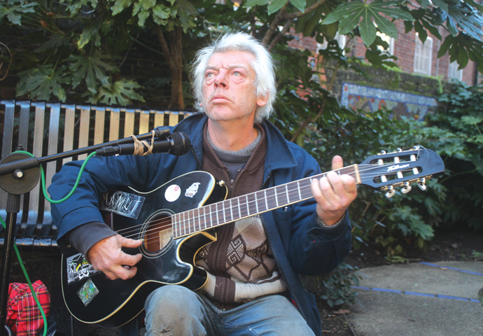 Archway busker’s ‘Light my fire’ fans young love’s flame Busker Steve Broe
