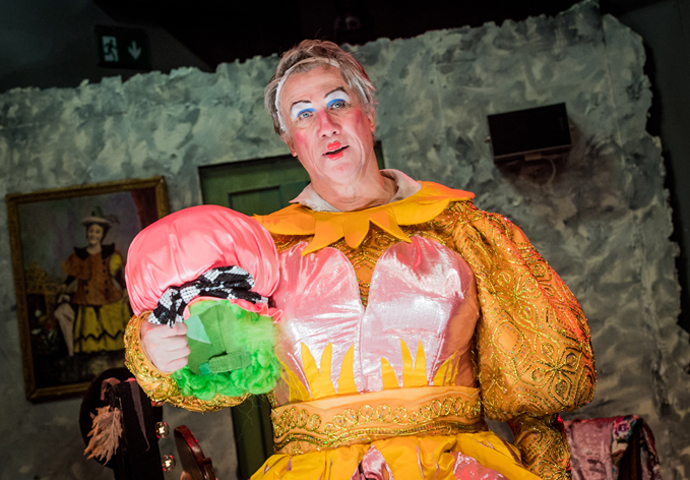 The Dame - Katie Duncan - Park Theatre - 2nd January 2019Directed by Ian TalbotStarring Peter Duncan