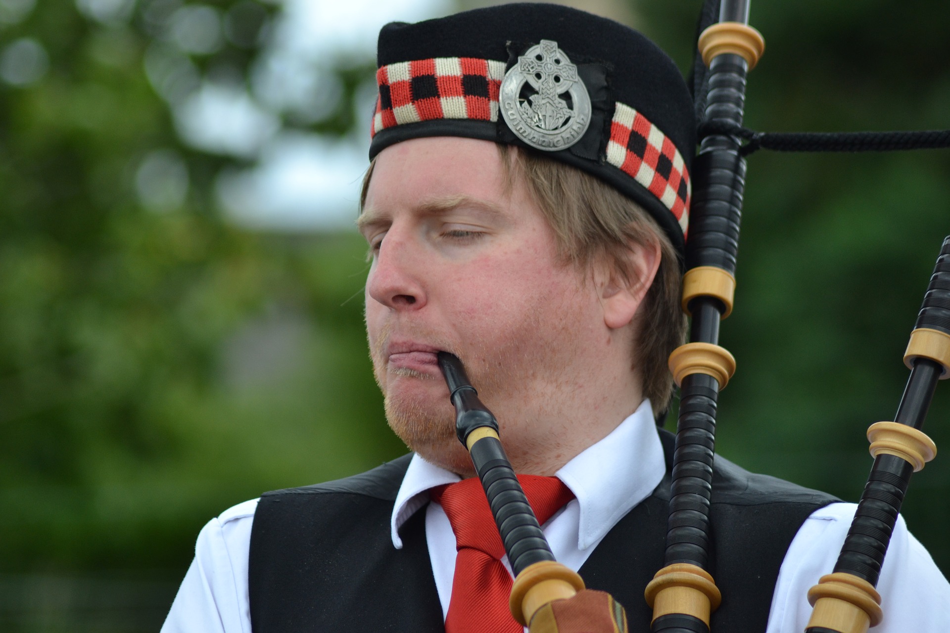 College told to pipe down by neighbours piper-3629955_1920