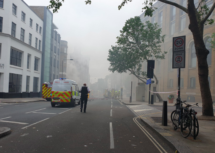 Clerkenwell Road closed due to shop fire Screen Shot 2019-07-15 at 07.31.54