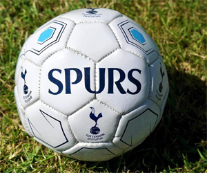 Ten-man Spurs see-off stubborn Saints Tottenham