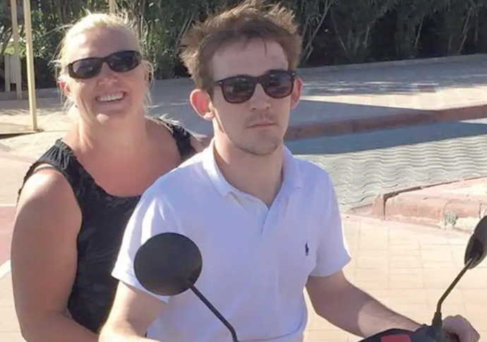 Upper Street stabbing: mum was told murder ‘didn’t affect her’ Jonathan JJ McPhillips with his mother Michelle