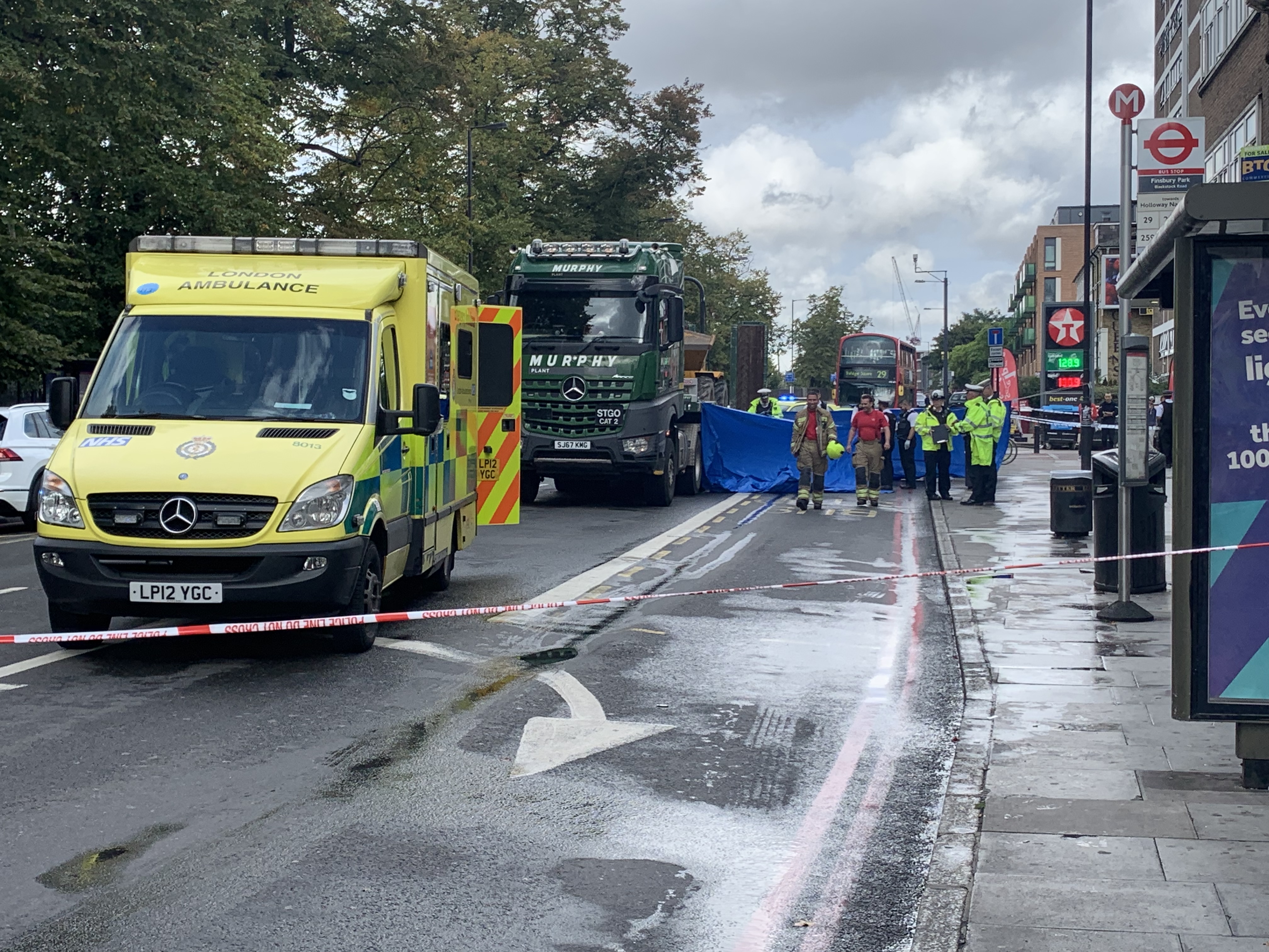 Pedestrian dies after colliding with HGV truck in Seven Sisters Road 598EB3D1-C006-406B-852E-7E93A4AB7153