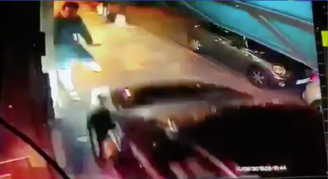 Pedestrian almost run over by car that mounted pavement in Upper Street Screen Shot 2019-09-16 at 16.15.11