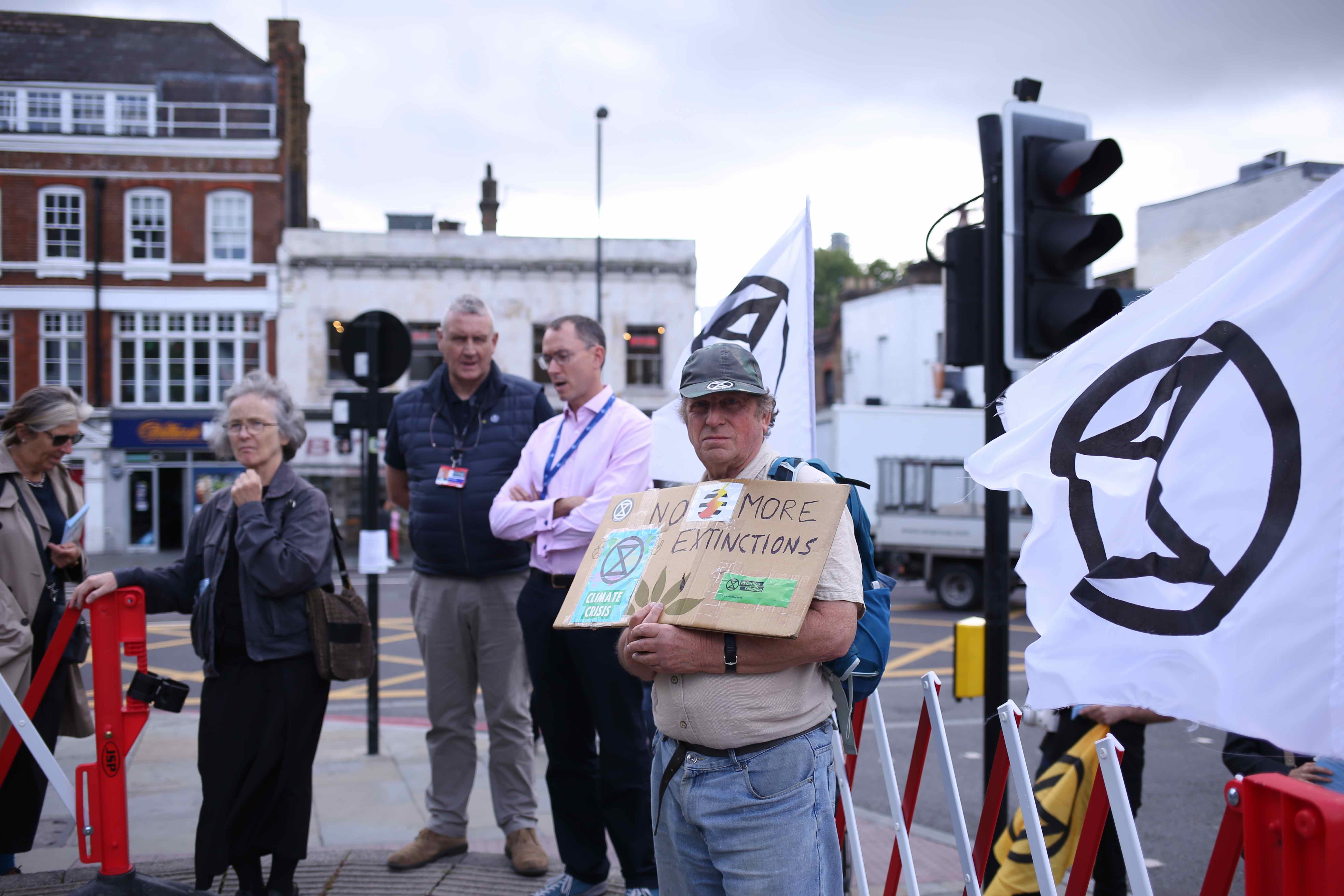 Islington Town Hall furious at Extinction Rebellion disruption threats Talia Woodin @taltakingpics (29)