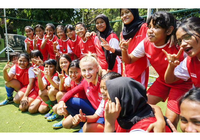 Coach trip for Arsenal ace Leah Leah Williamson
