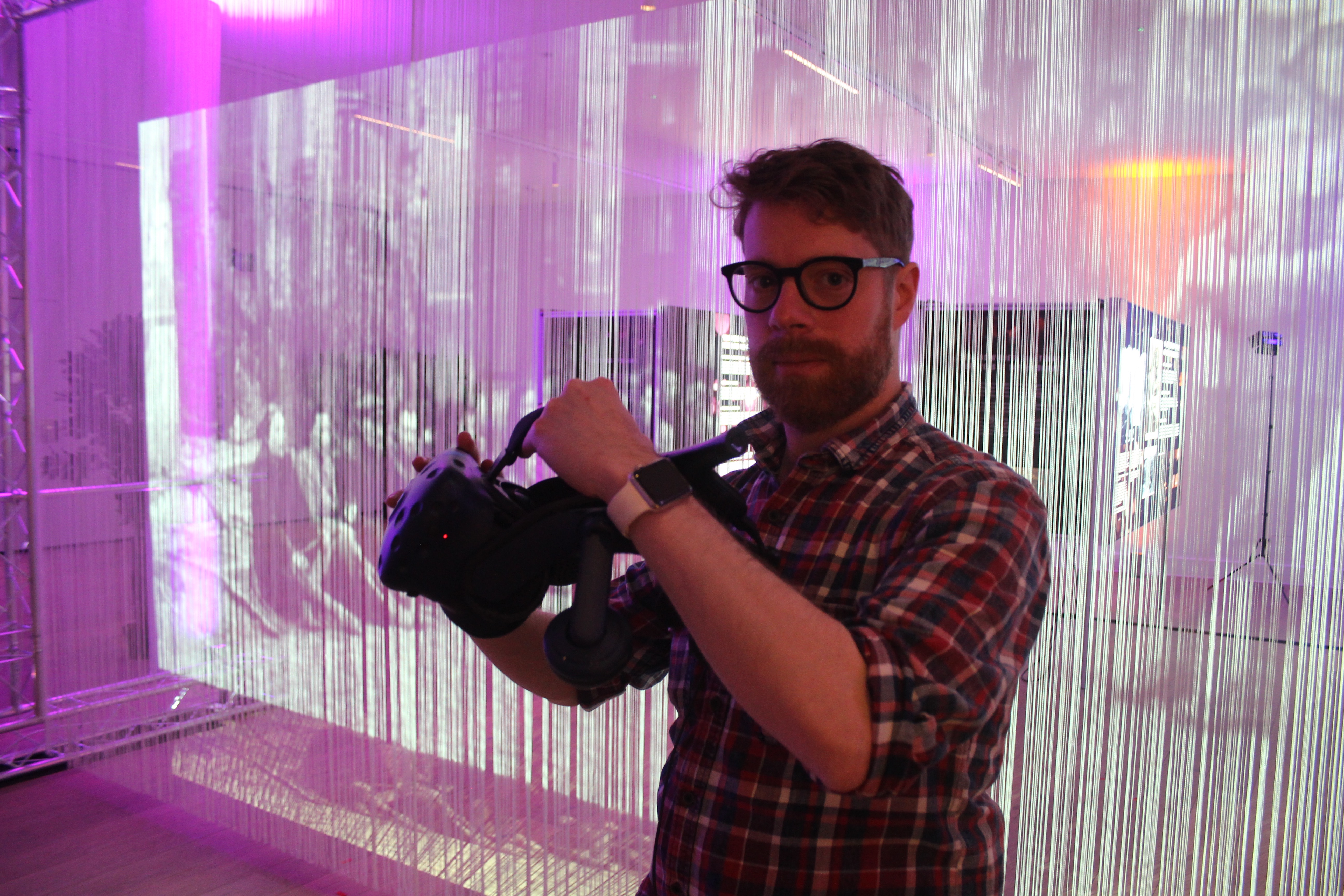 Exhibition allows visitors to step inside Holocaust horror Paul Tennent from the University of Nottingham with VR headset