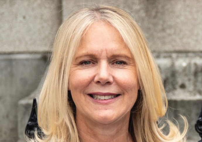‘Put pub and restaurant seating in Upper Street’s parking bays’ Christine Lovett