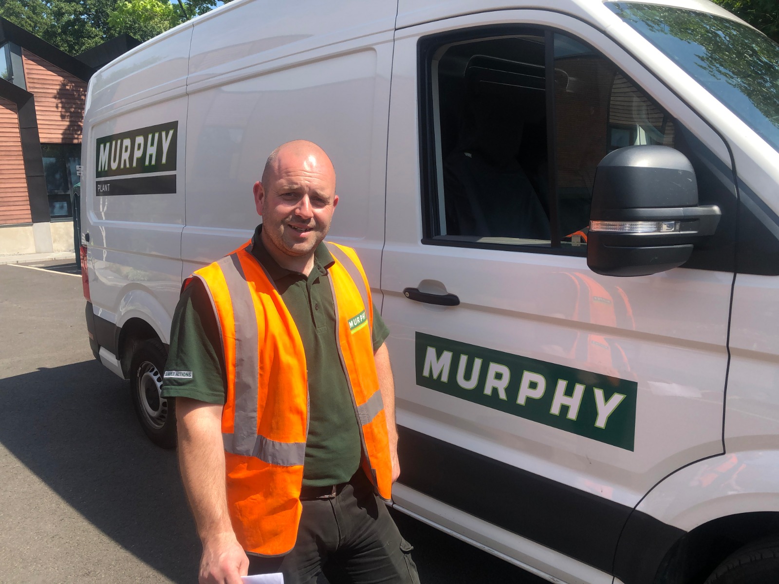 The wheel deal! Murphy lends van to CNJ’s food aid project Islington