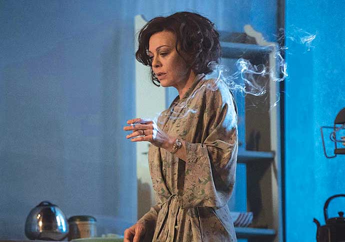 Lucy Popescu’s theatre news: Shifting Tides; Greatest Wealth; Deep Blue Sea Helen McCrory Deep Blue Sea photo richard hubert smith