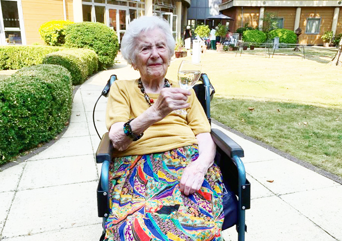 Angela, 107, ‘is Britain’s oldest virus survivor’ Angela Hutor 2