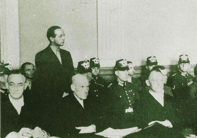 Courageous resistance: anti-Nazi Germany Fritz Dietlof von der Schulenburg before the People's Court in Berlin 1944