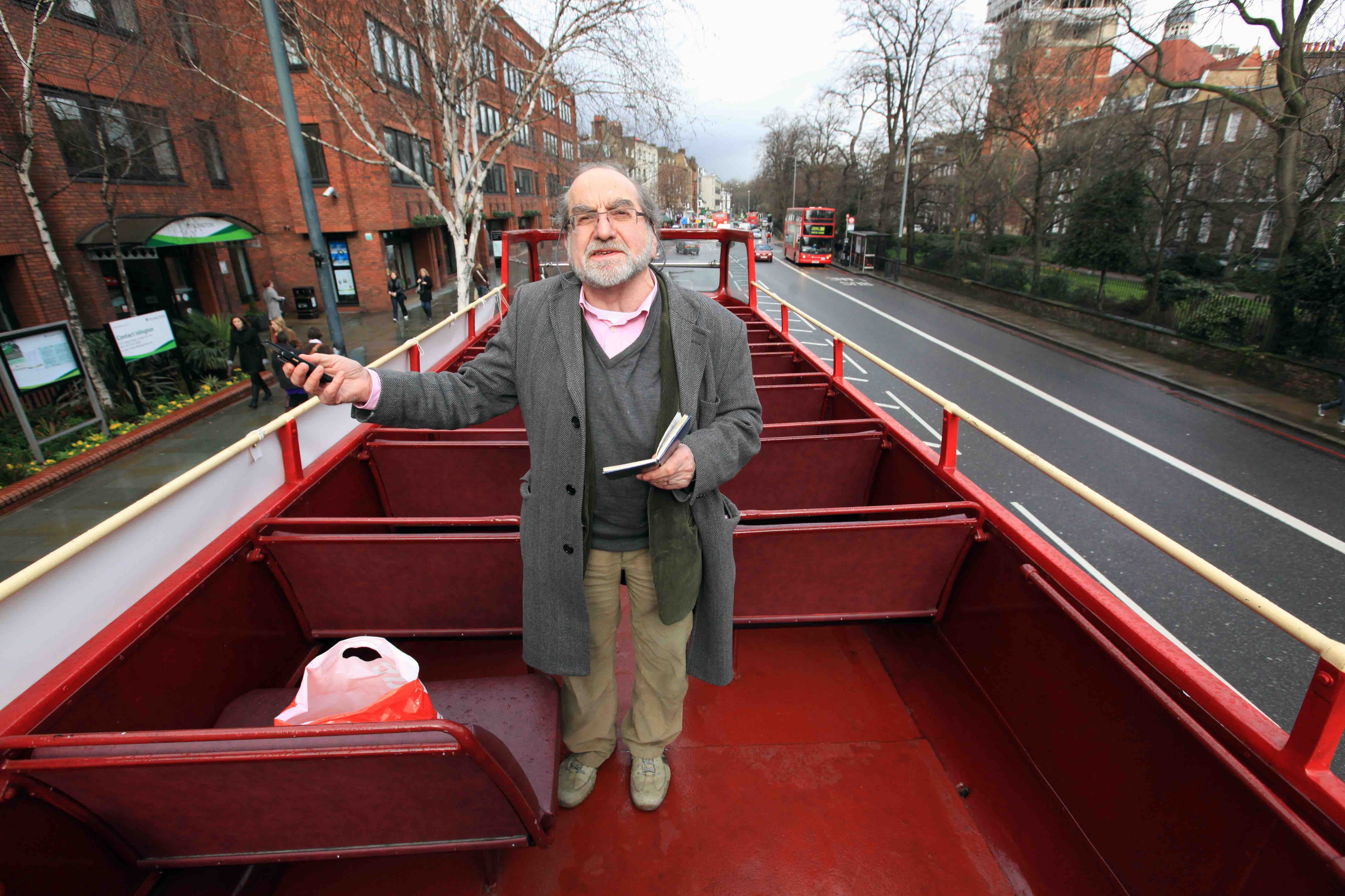 Always on the side of readers and residents Battle bus