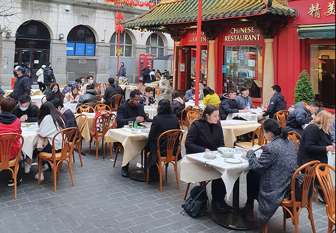 Eating Out: an outdoor chance of success Eating Out_west end outdoors