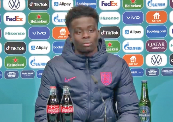 North London united: Arsenal, Spurs, it doesn’t matter, we stand together against the racists Bukayo Saka