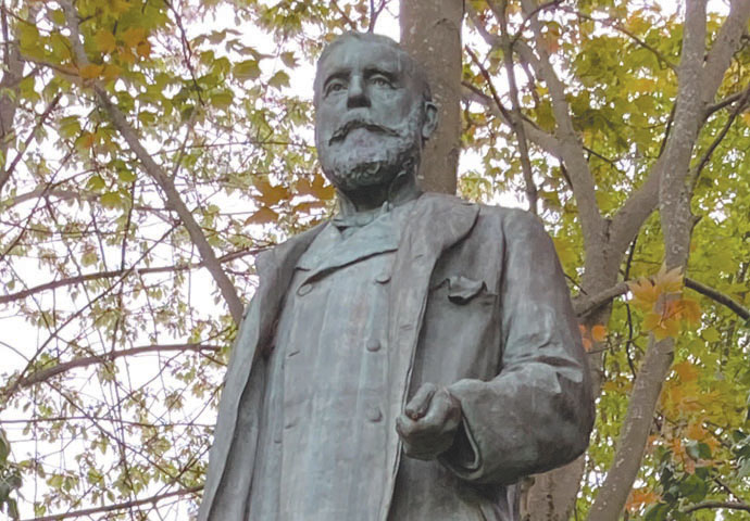 Waterlow Park welcomes you Sir Sydney Waterlow_photo Matt Brown-Flickr cc