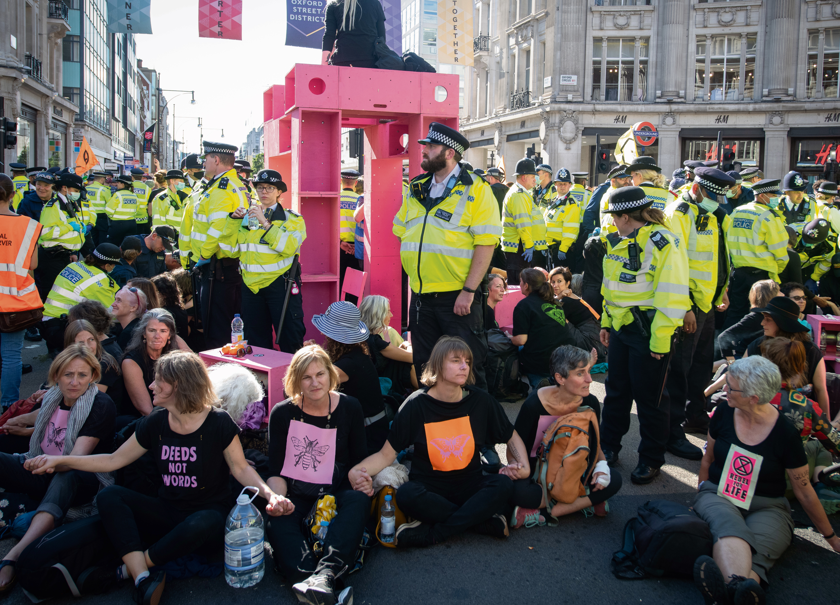XR R Women's Action Oxford Circus