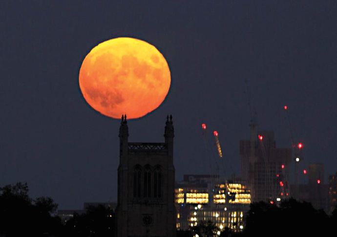 Moon_Photo Simon Lamrock