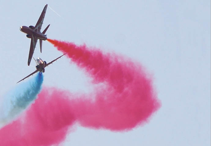 Red Arrows_Wiki Commons-Konflikty_new.pl