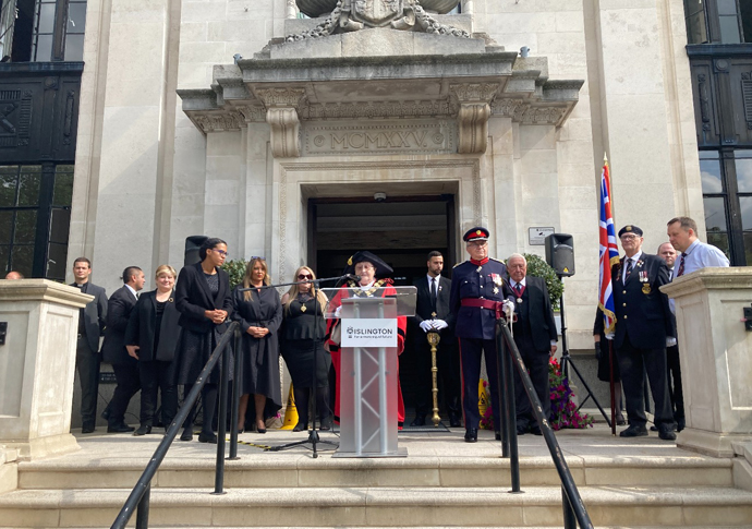 A snapshot of history on the Town Hall steps, after a week like no other and a fond farewell Queen resized-image-Promo-3-2
