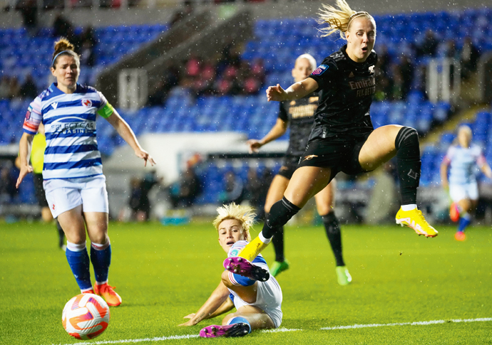 Reading v Arsenal - Barclays Womens Super League - The Select Car Leasing Stadium