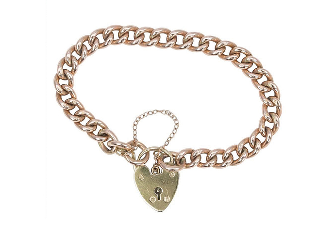 Have you seen bracelet, a gift from Elle’s recently deceased nana Ivy? Bracelet
