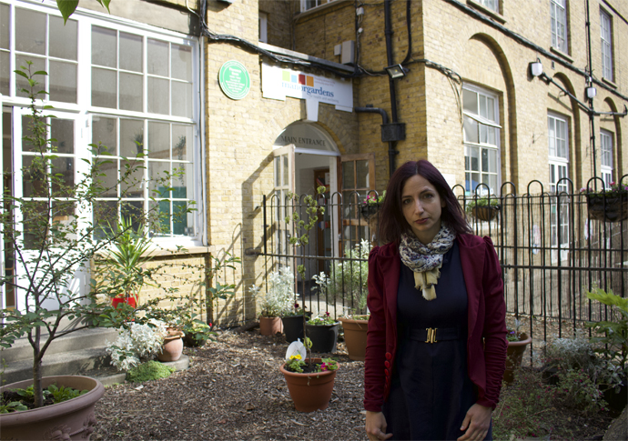 Hekate outside Manor Gardens_1