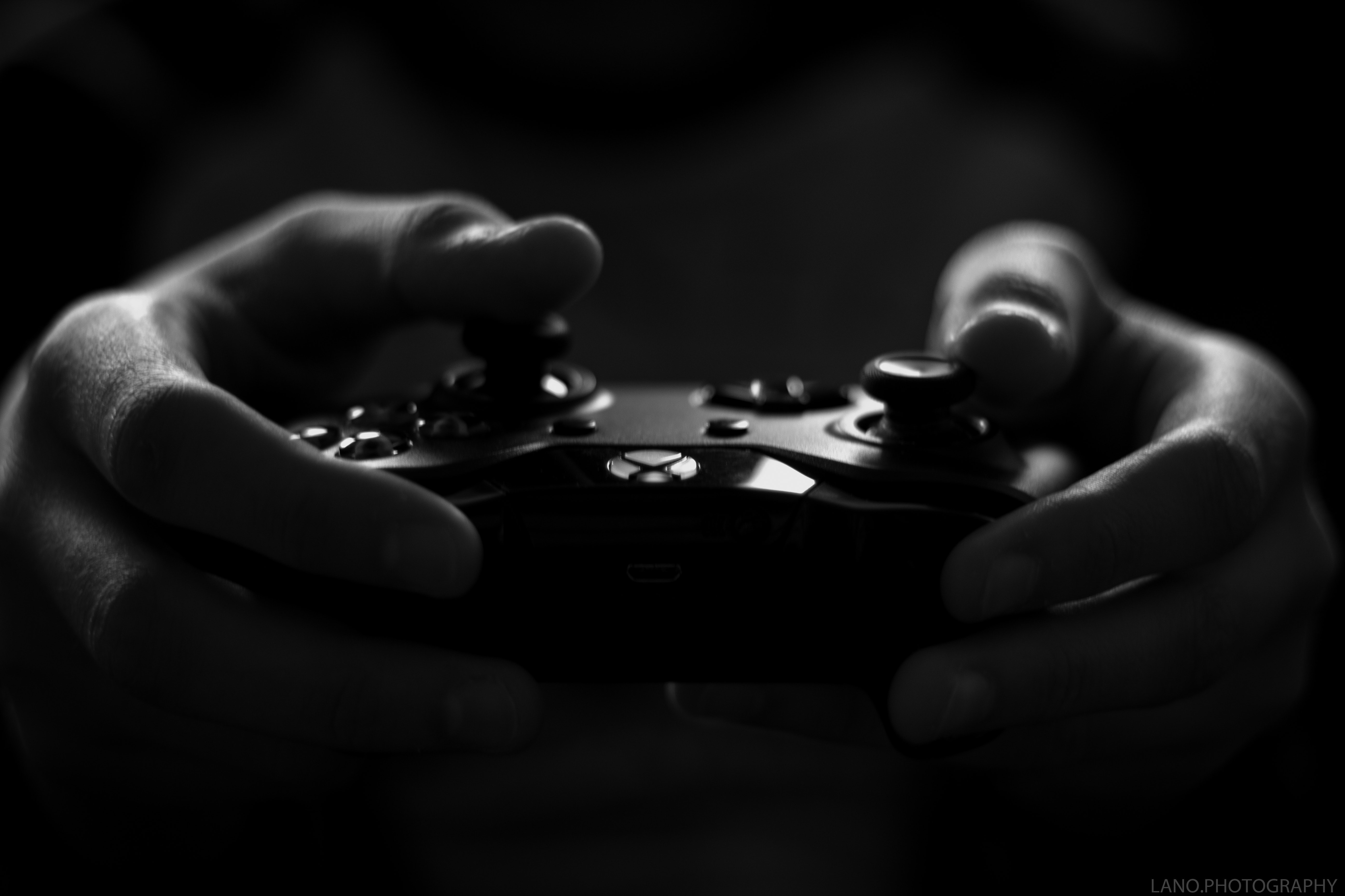I’ve called you down for dinner five times! When gaming becomes an addiction pexels-lalesh-aldarwish-194511