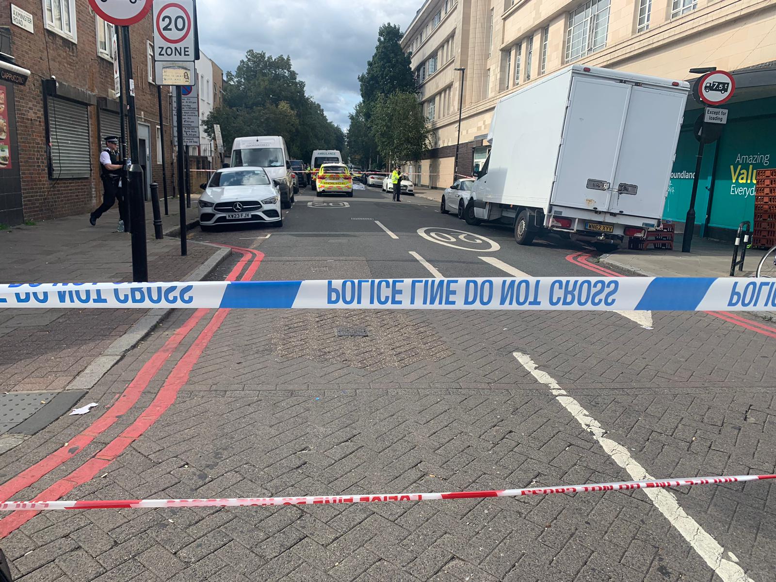 Young man found dead after daytime stabbing in Holloway 5dff81ad-67e4-42ed-b88d-6aa207caff01