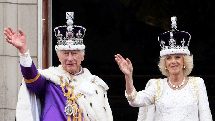 Review: Abolish the Monarchy: Why We Should and How We Will, by Graham Smith 2023_Coronation_Balcony