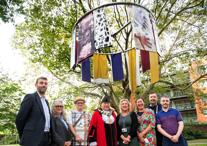 Community artwork unveiled as part of Bunhill heritage scheme Bunhill art