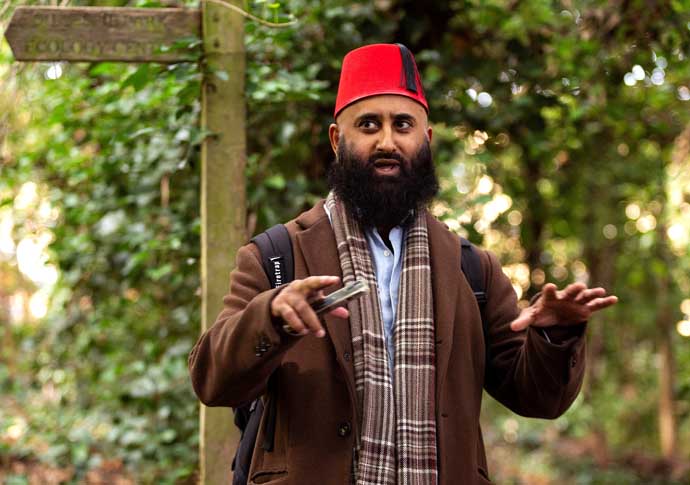 Showing the way to links with Islam Abdul Maalik by signpost