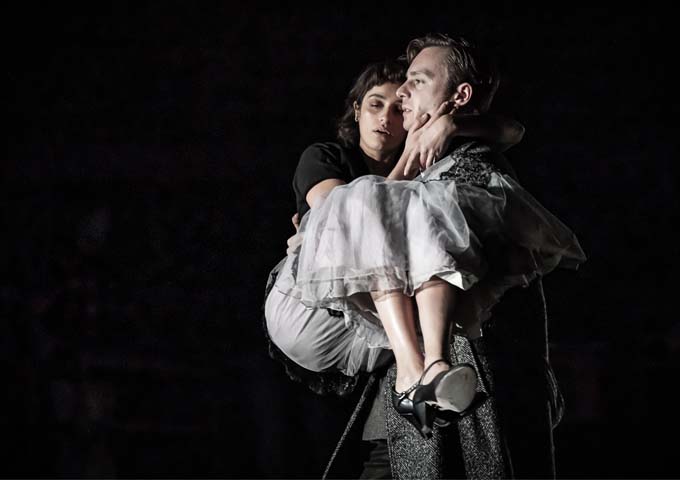 Cold War 2_ Almeida Theatre _ Anya Chalotra and Luke Thallon _ Credit. Marc Brenner