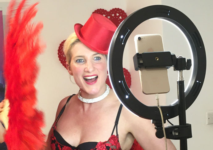 World Burlesque Day_ConnectingOnline_Sapphira