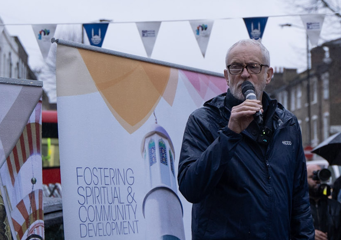 ‘Street Iftar is a great example of what Muslim communities do,’ says Corbyn jeremy corbyn speaks at street iftar
