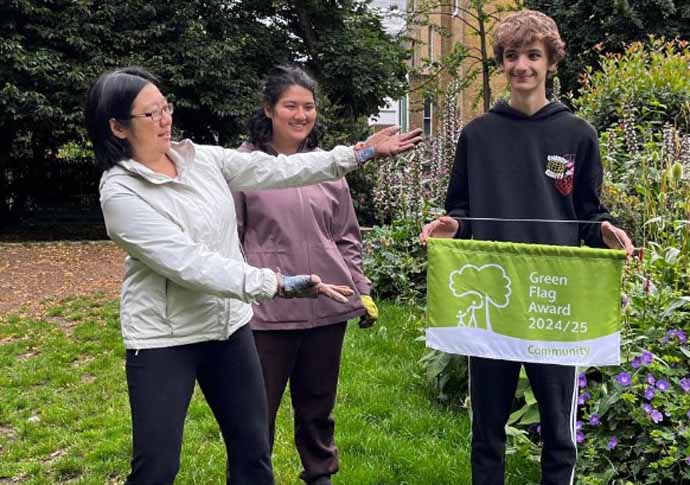Keep the green flag flying high at special community garden Barnsbury Square Gardens new